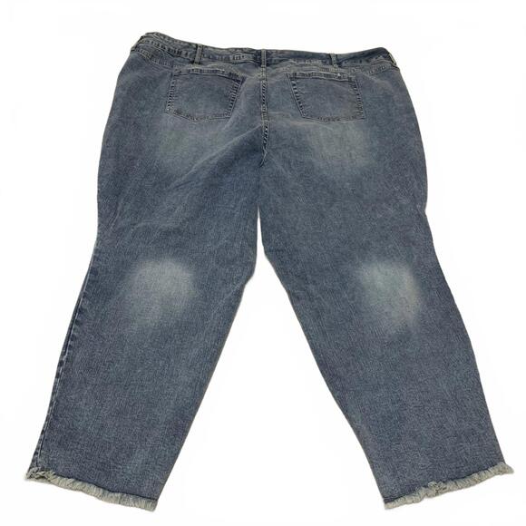 Torrid Crop Jeans Boyfriend Size W52x27L Actual Vintage Stretch Cropped - Picture 2 of 11